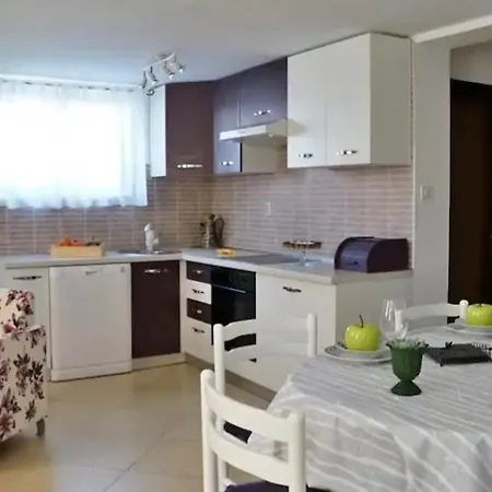 Karin Apartment *